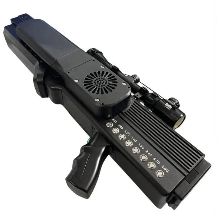 UHF Broadband Seamless Drone Jammer Delivering High Effective Power and Long Interference Distance