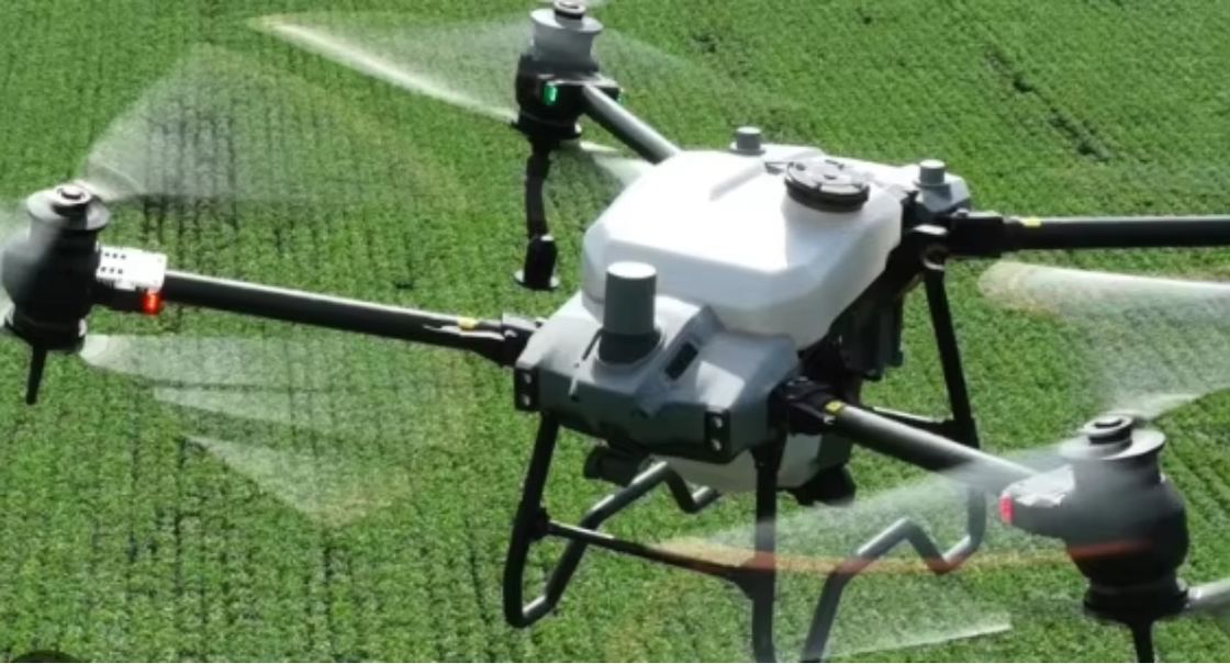Remote Control Professional Drone Loading Four-Rotor Drone with GPS and Foldable Prosumer Design/Combo Agricultural Drone